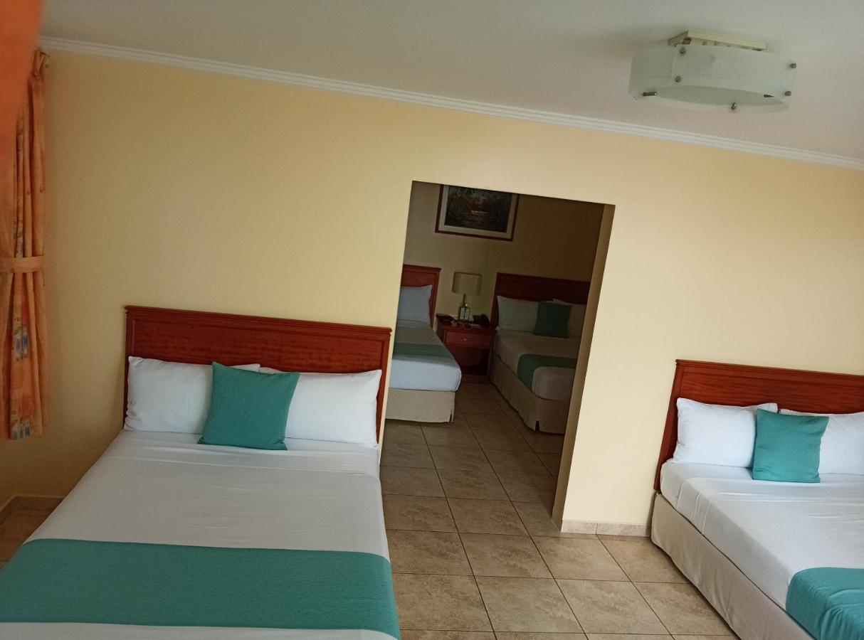 Hotel El Marques Atacames Buitenkant foto
