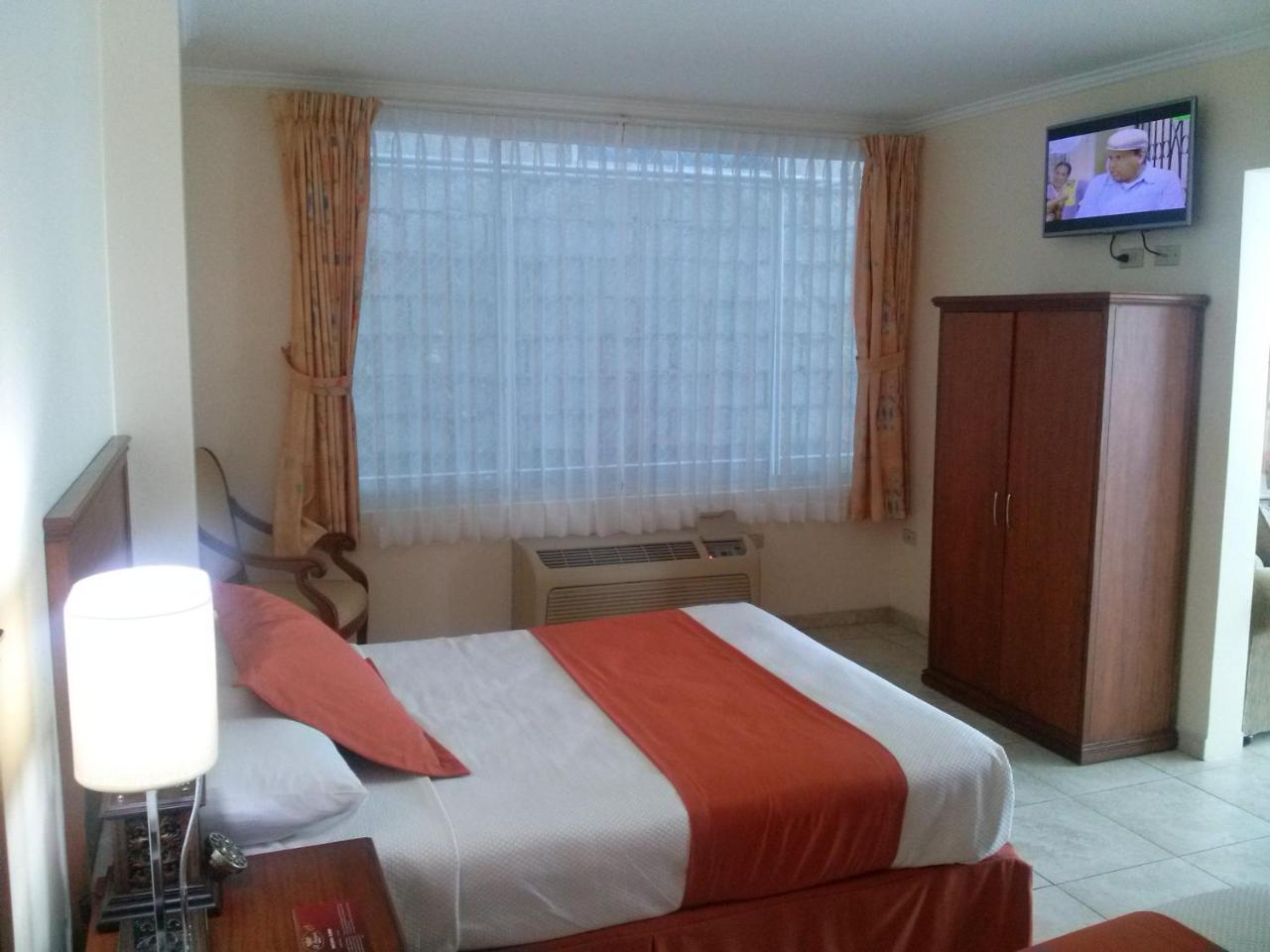 Hotel El Marques Atacames Buitenkant foto